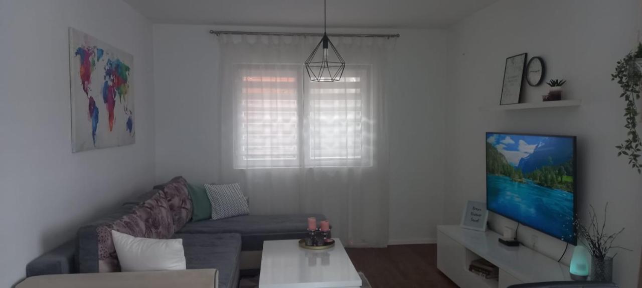 Cozy And Charming Apt. Sarajevo Apartamento Exterior foto