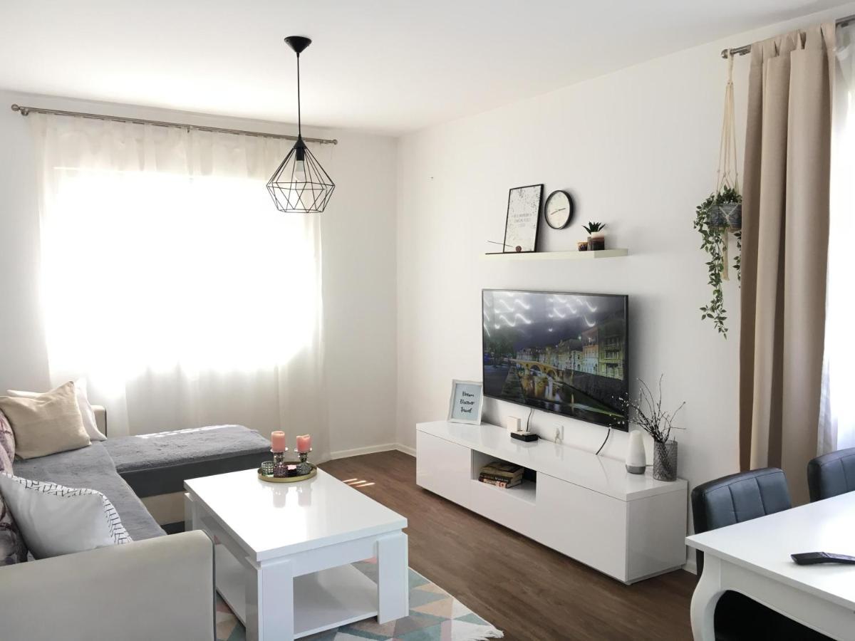 Cozy And Charming Apt. Sarajevo Apartamento Exterior foto