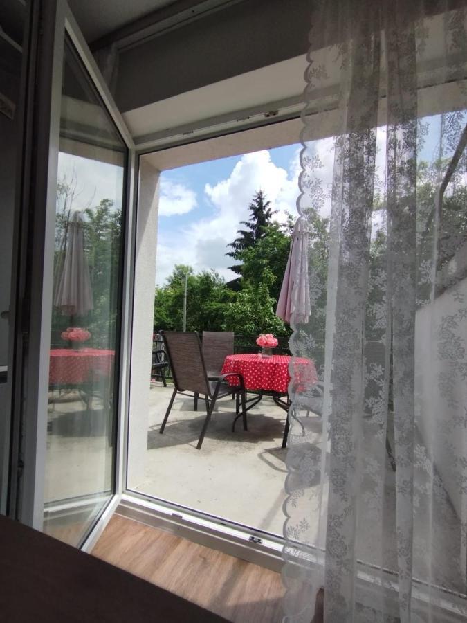 Cozy And Charming Apt. Sarajevo Apartamento Exterior foto